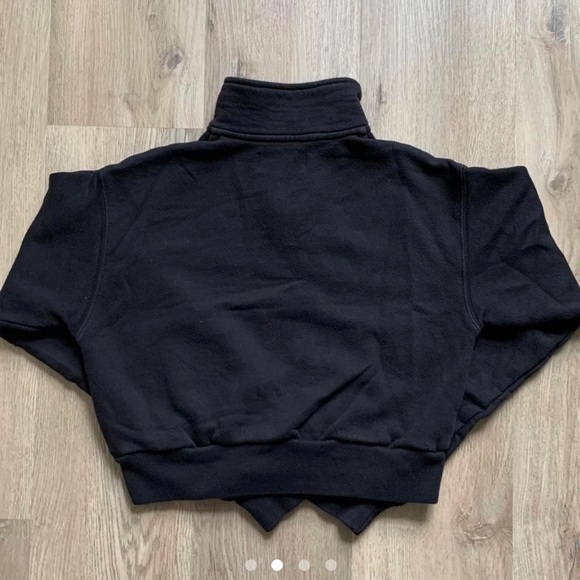 ARITZIA / TNA - Black Cropped Quarter Zip Sweater / Sweatshirt - Picture 3 of 3